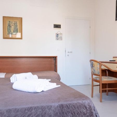 Hotel Esperia Caorle Exterior photo
