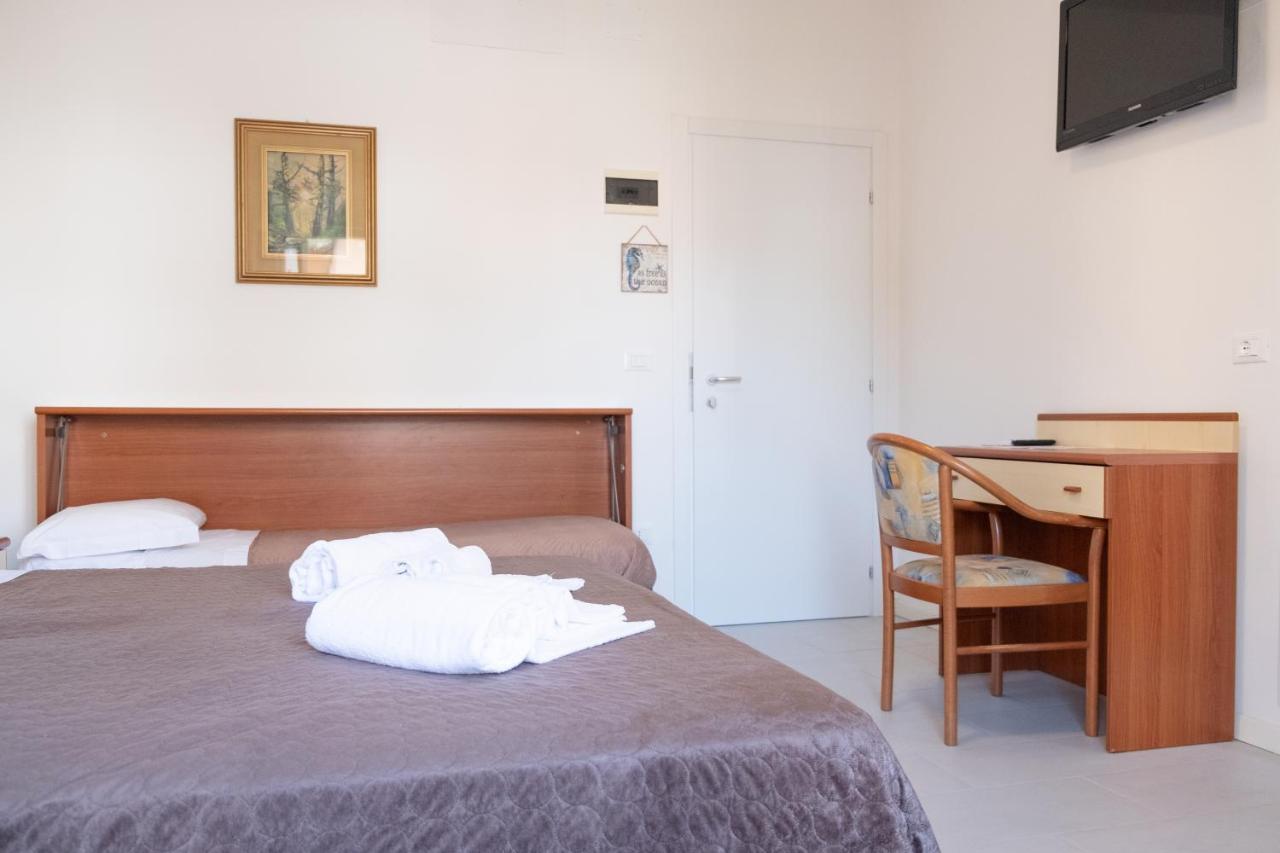 Hotel Esperia Caorle Exterior photo